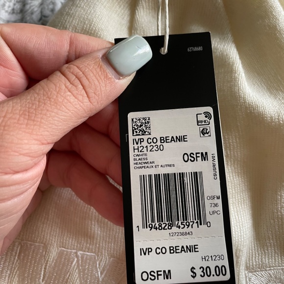 Ivy Park Beanie - Picture 2 of 3